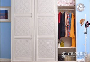 主臥白色整體衣柜 助您告別雜物災(zāi)難現(xiàn)場